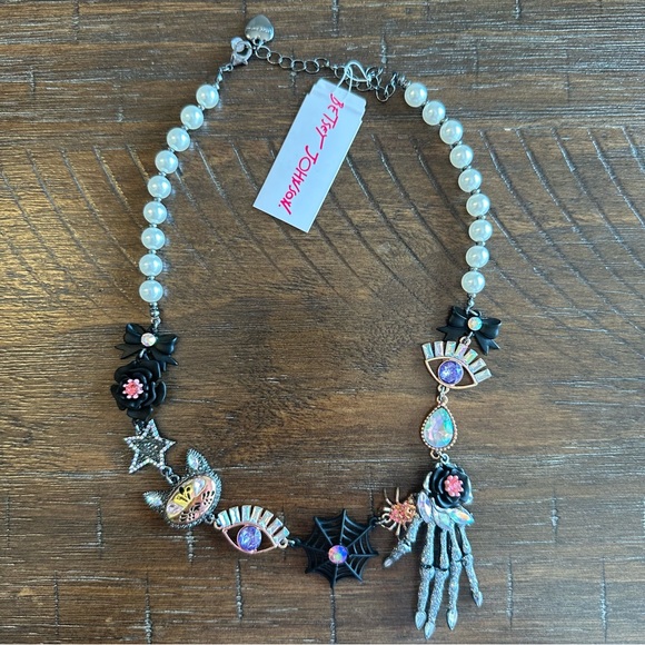 BETSEY JOHNSON HALLOWEEN CAT SPIDERWEB HAND STAR & EYE PENDANT NECKLACE & STONES - Picture 2 of 2